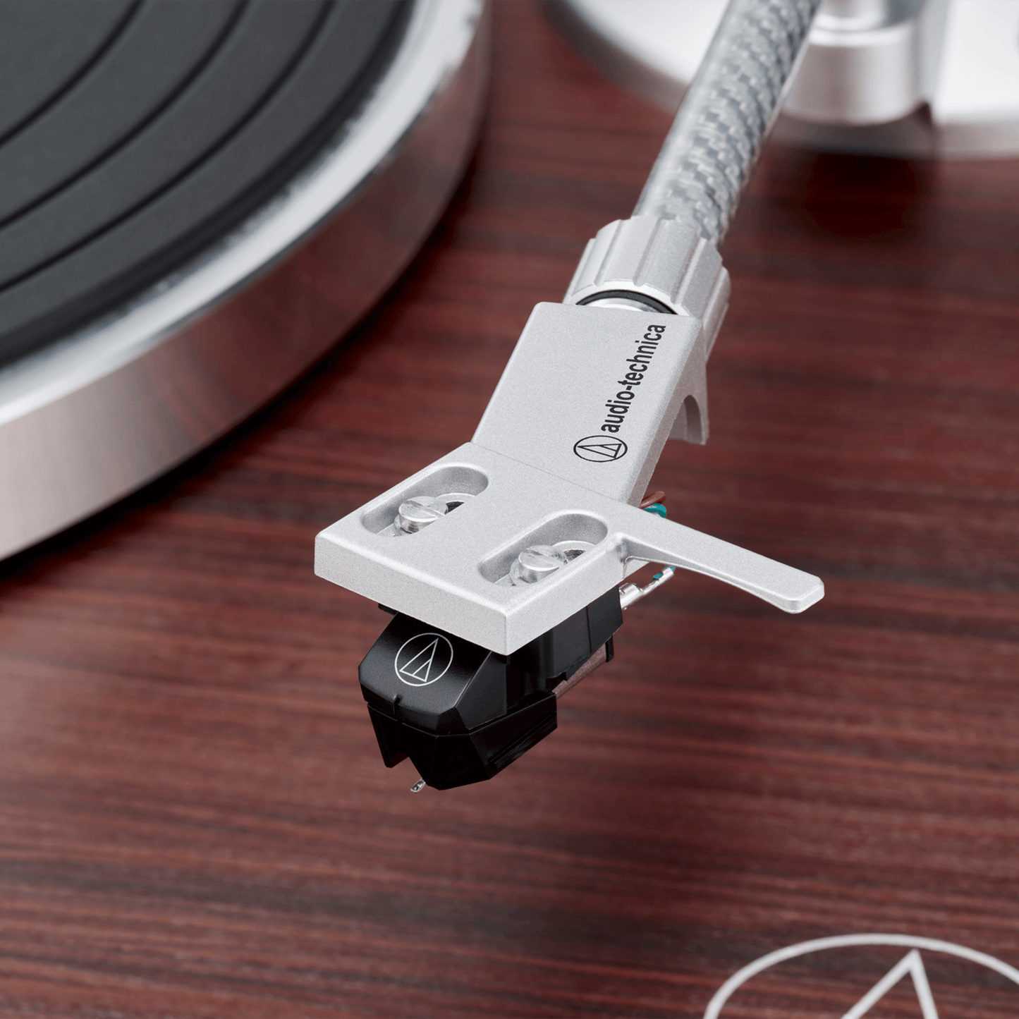 Audio Technica - AT-LPW50BT Manual Belt-Drive Turntable (Wireless & Analog) Vinyl Record Hub