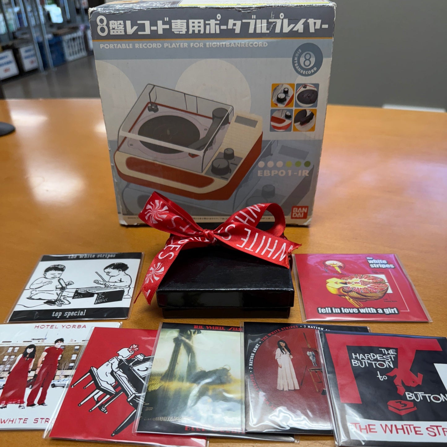 White Stripes - Triple Inch-O-Phone Set - 7x 3" Singles and Player Vinyl Record Hub