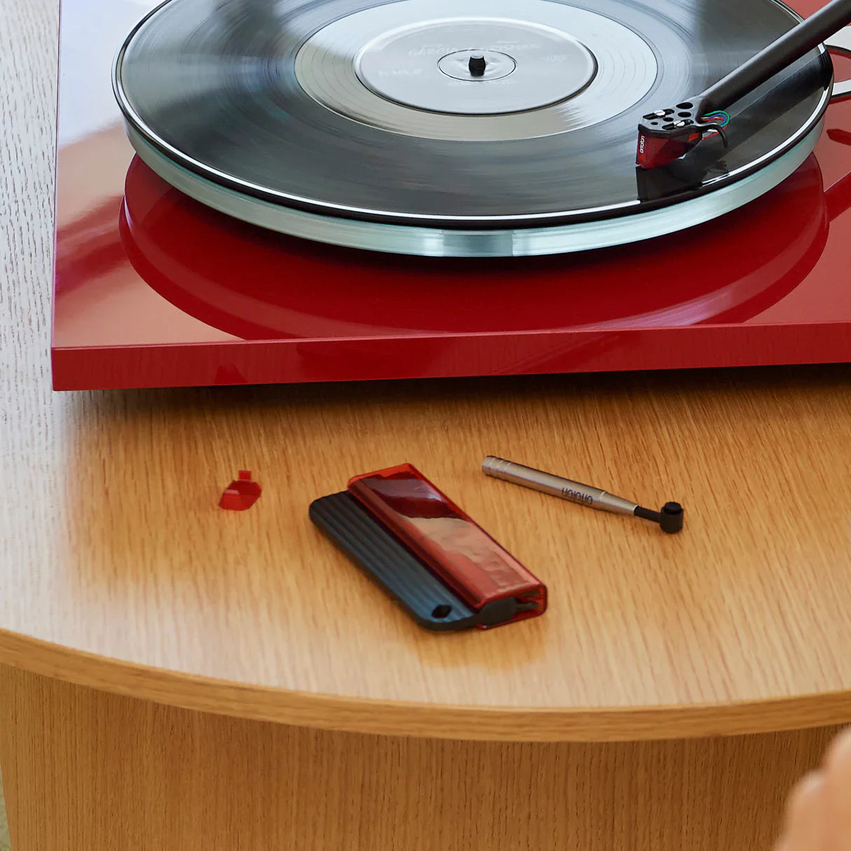 Ortofon - Carbon Fiber Record Brush Vinyl LP Hub