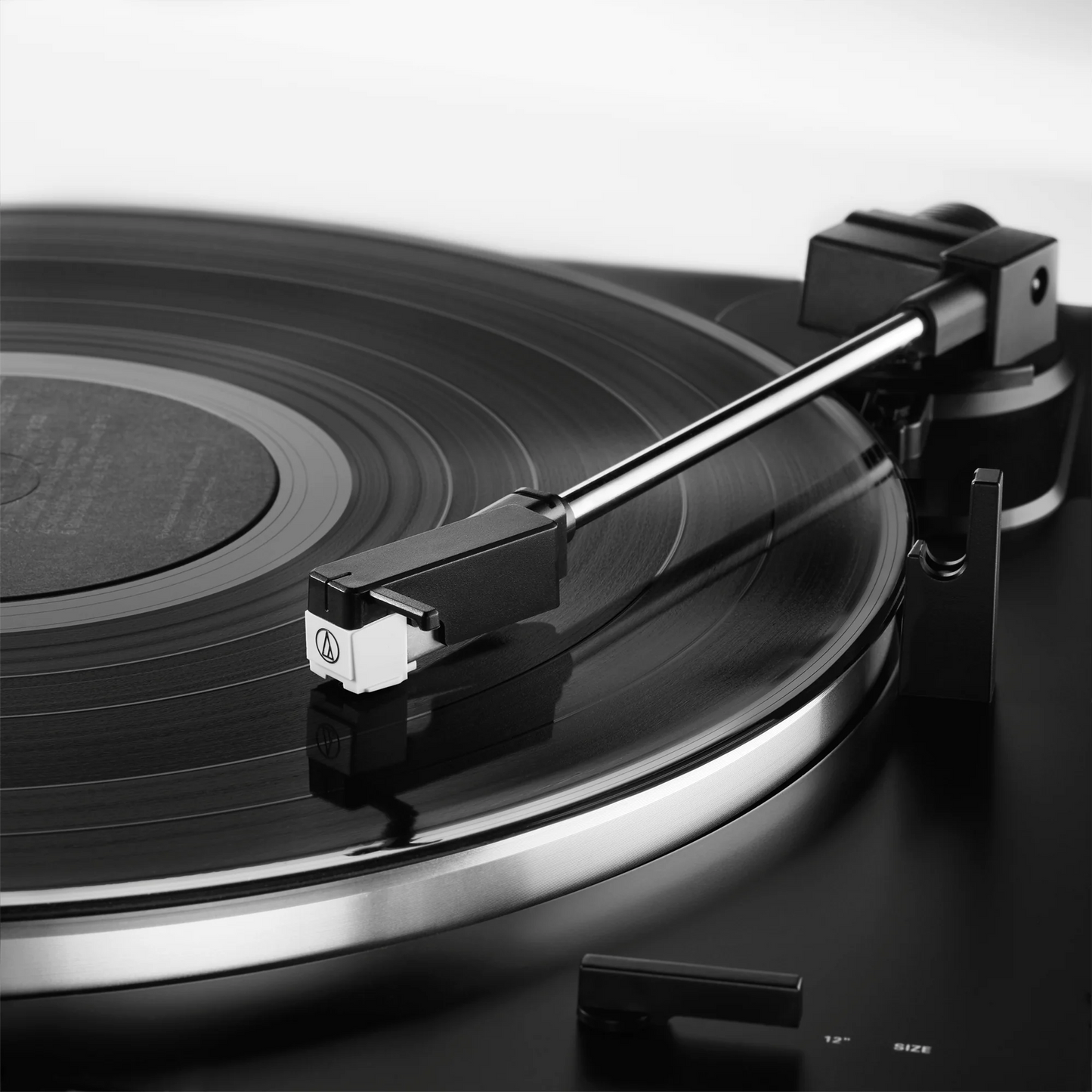 Audio Technica - AT-LP60XBT Automatic Bluetooth Wireless Turntable Vinyl Record Hub
