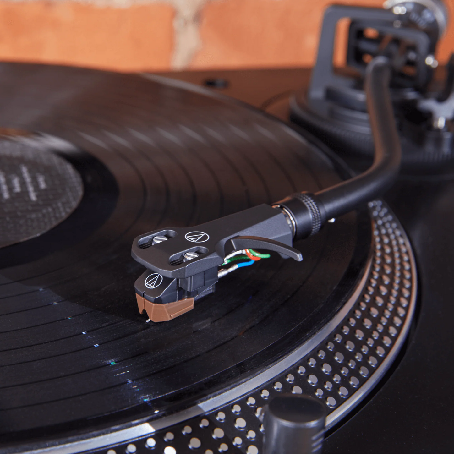 Audio-Technica - VM95SH Dual Moving Magnet Stereo Cartridge Vinyl Record Hub
